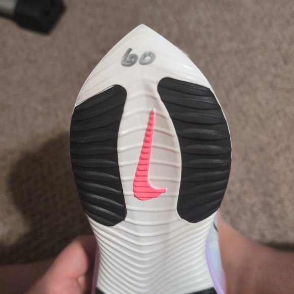 Athletic_Shoes